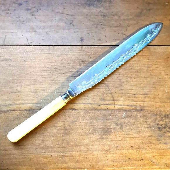 Magnificent 1923 cake knife in bone & silver - Picture 1 of 6
